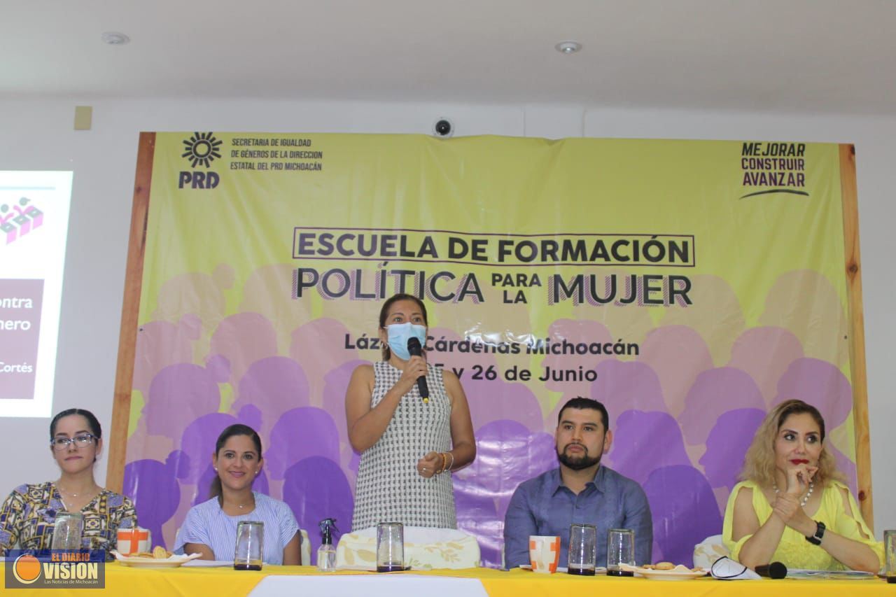 Mujeres funcionarias del PRD reciben capacitación sobre violencia política 