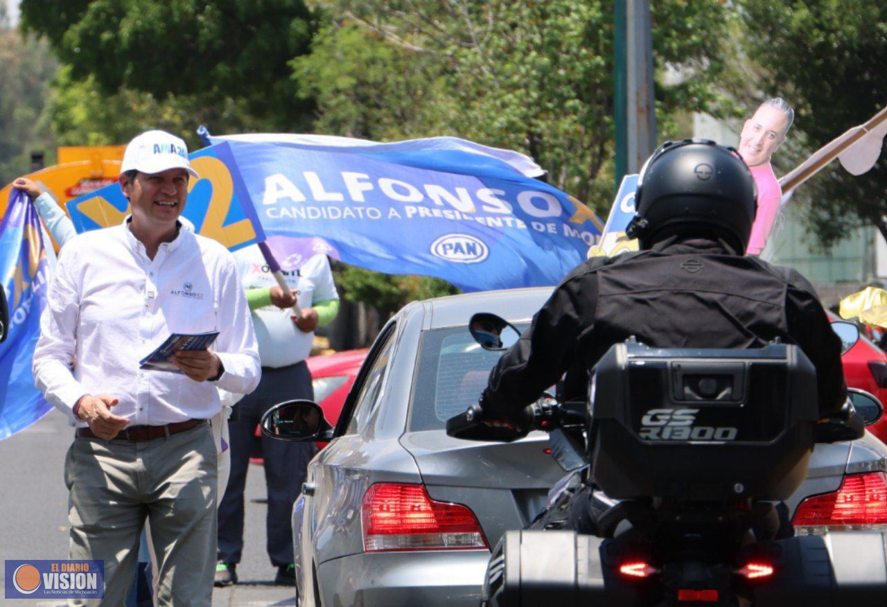 Alfonso Martínez acompaña a brigadas en calles y avenidas de Morelia