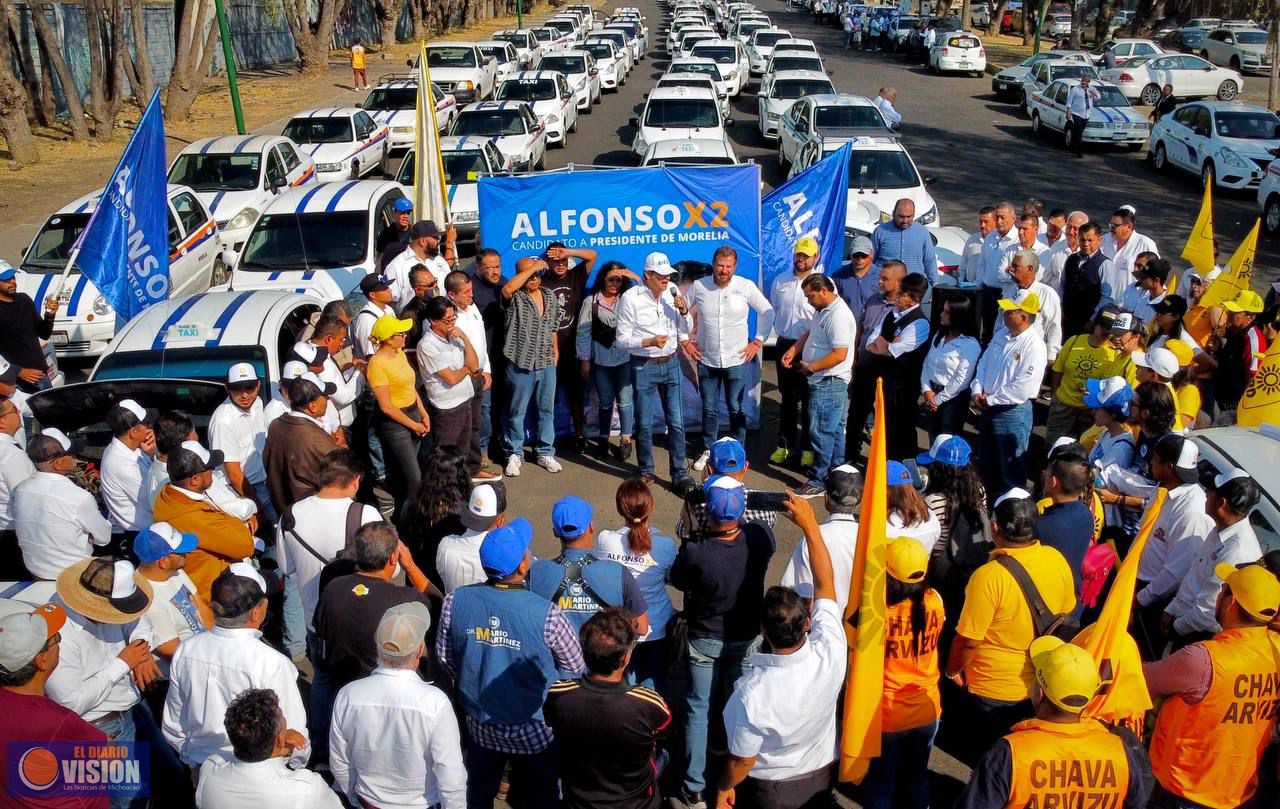 Respaldan 13 organizaciones de taxistas a Alfonso Martínez