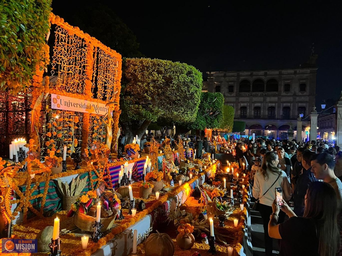 Gran afluencia turística en Morelia, previo a la celebración de Día de Muertos
