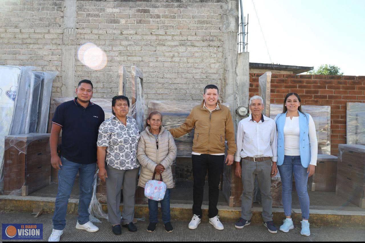 El diputado Vicente Gómez Nuñez realiza gira por Acuitzio 