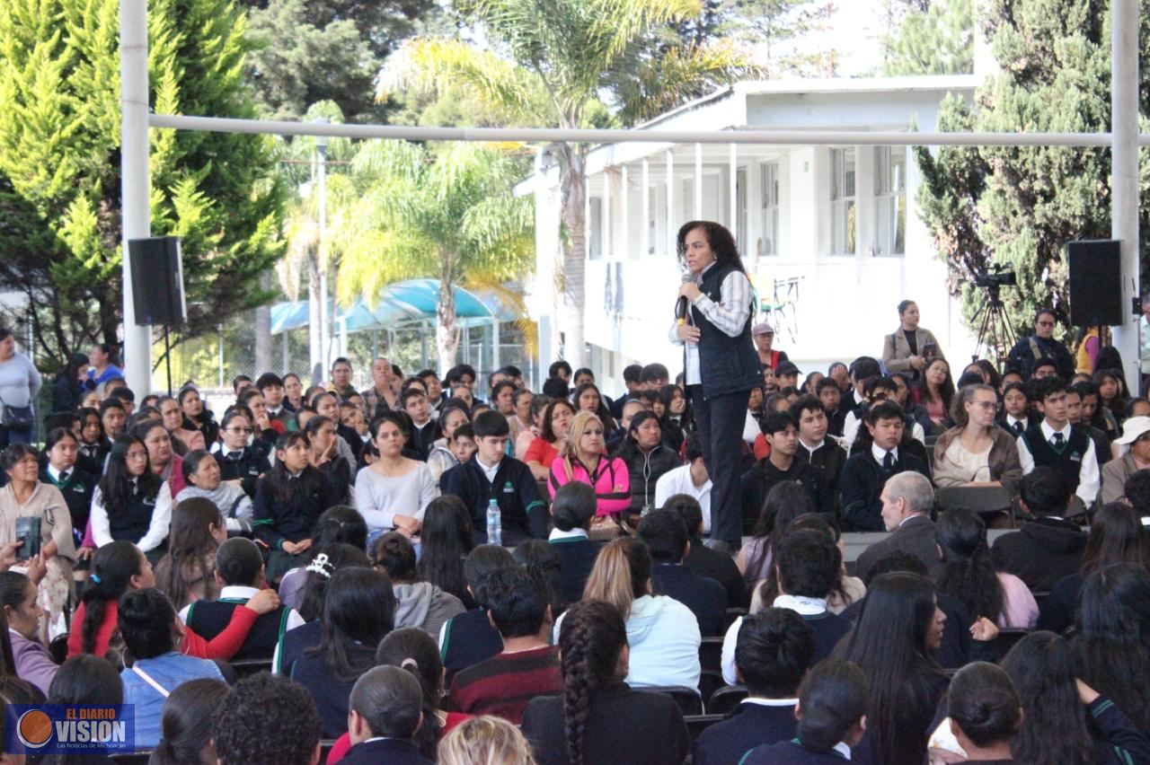 FGE impulsa prevención digítal con foro “DESCONEK-TATE y RECONEK-TATE”, en CONALEP Zitácuaro