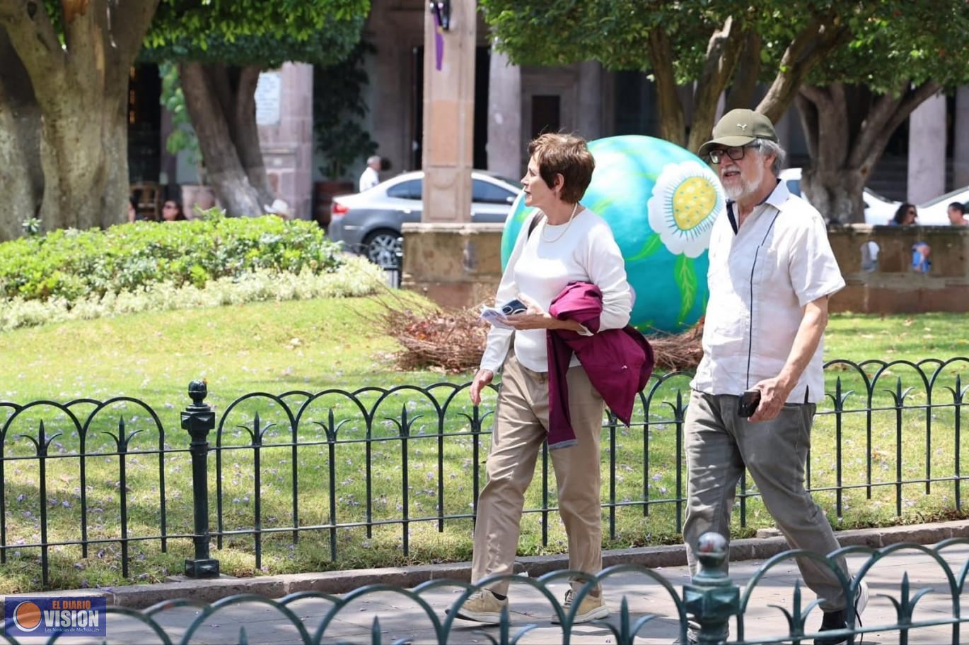 Turistas y visitantes disfrutan de la Semana Santa en Morelia