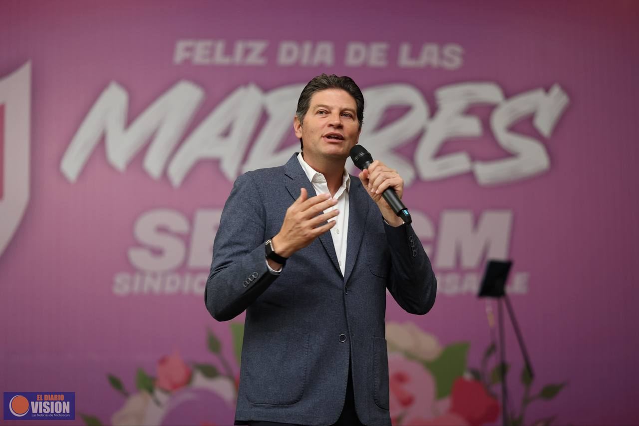 Reconoce Alfonso Martínez Alcázar, esfuerzo de mamás del ayuntamiento