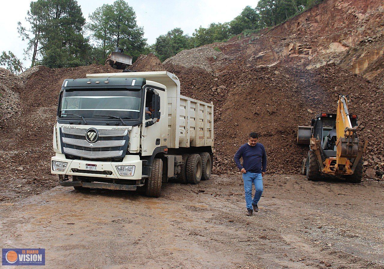 Gobierno de Morelia brinda mejores accesos en la zona rural