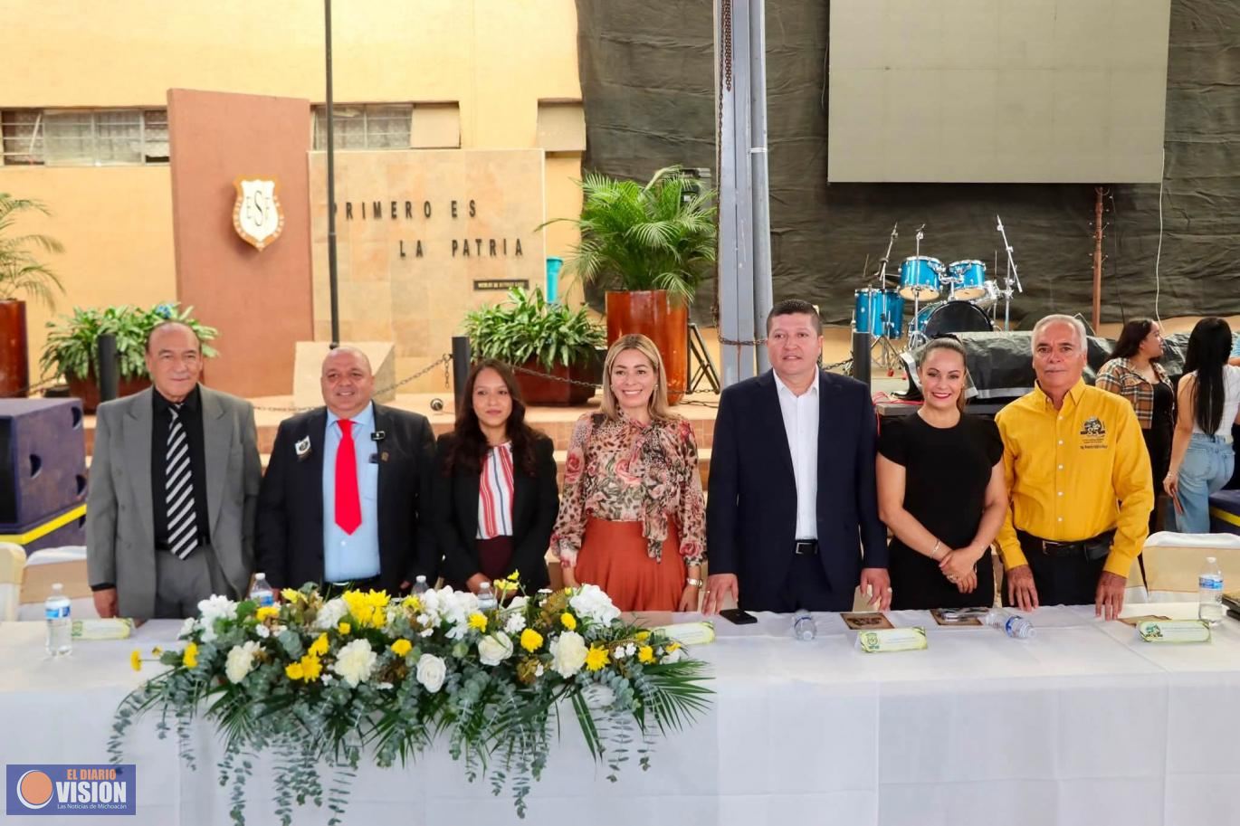 Acompaña Graciela Hernández Arreola  aniversario de la Secundaria 