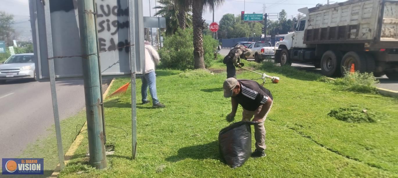 Gobierno de Morelia realiza labores de limpieza y mantenimiento en Libramiento Sur