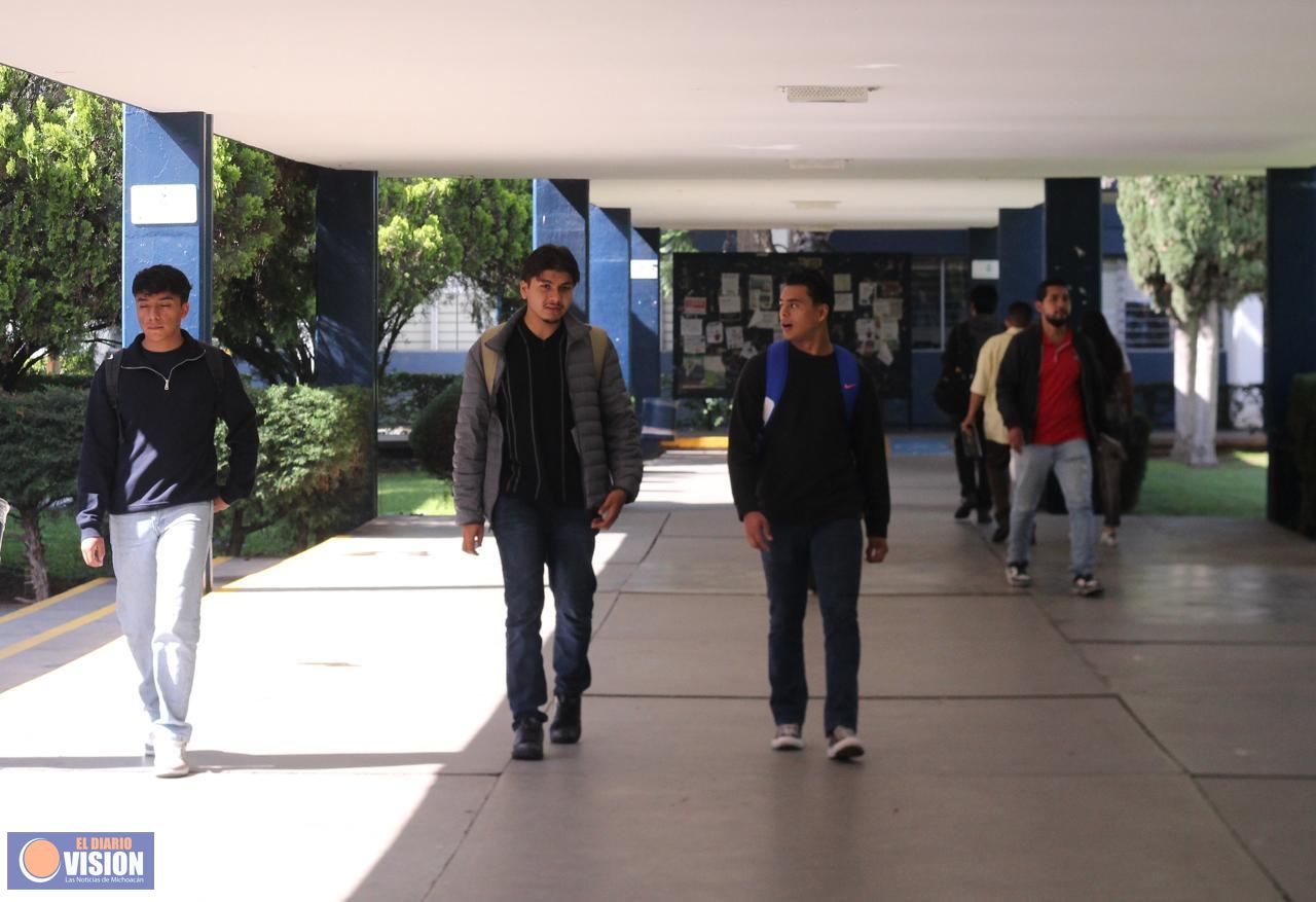 Estudiantes Nicolaitas pueden realizar trámites el línea en período vacacional 