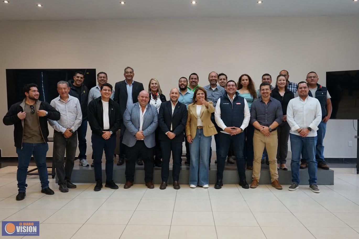 Constructores se reúnen con Fabiola Alanís, respaldan infraestructura de la 4T en Michoacán