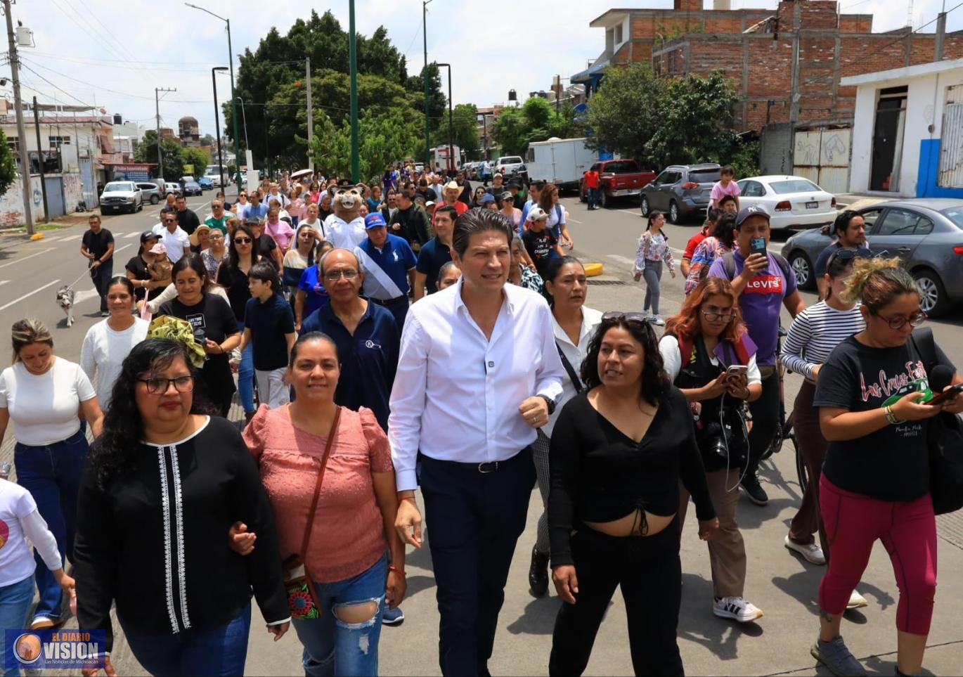 Con activación familiar, Alfonso Martínez inaugura parque lineal de Avenida Quinceo