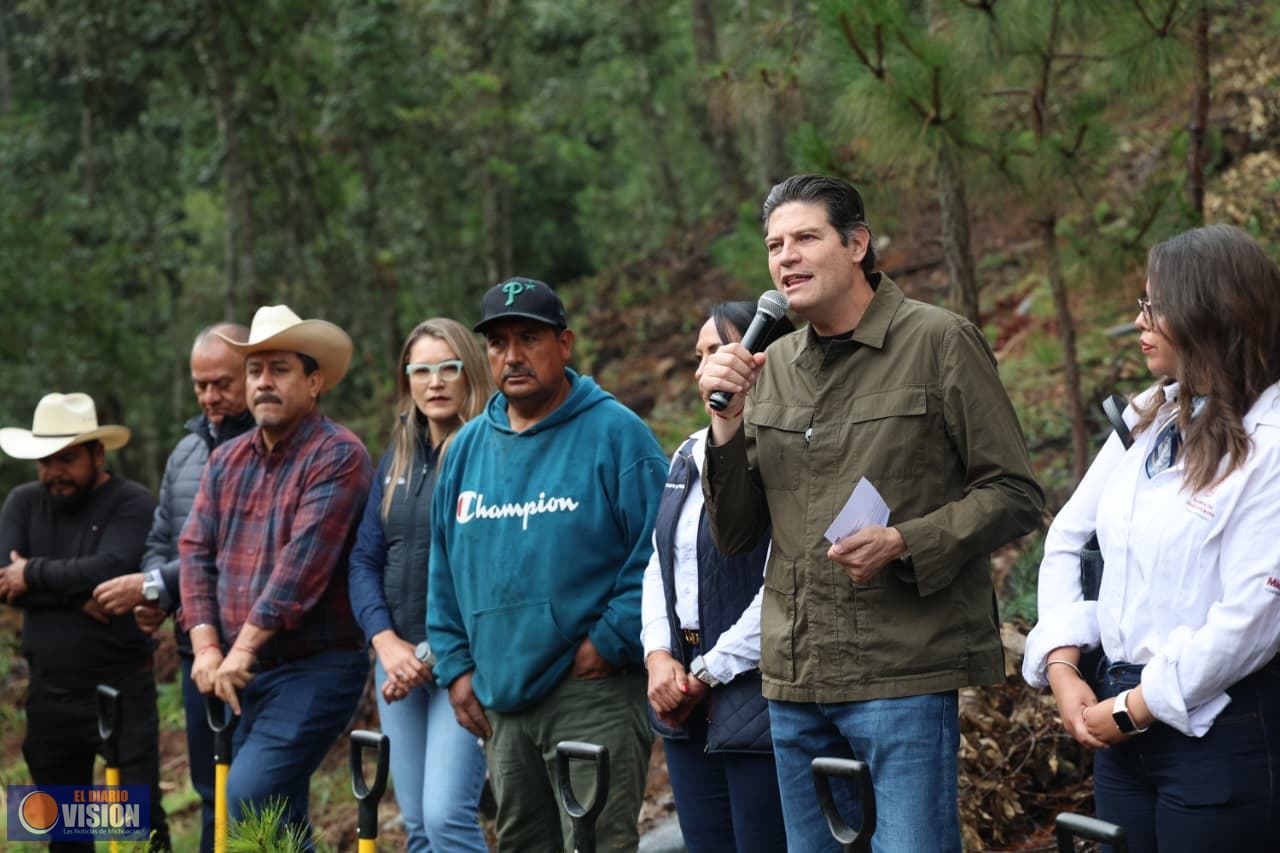Encabeza Alfonso Martínez jornada de reforestación en Morelia