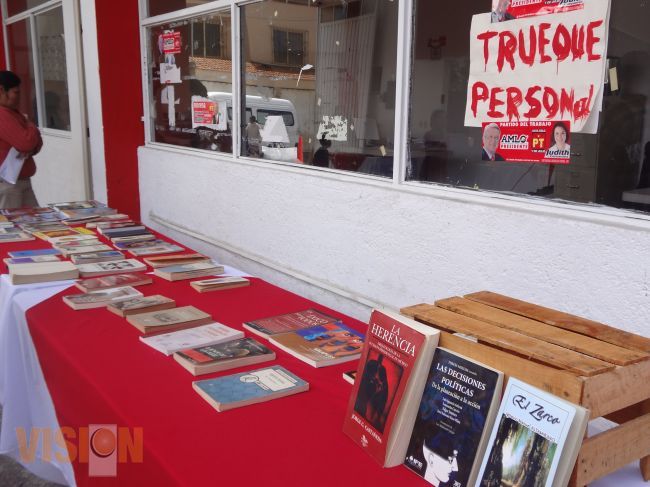 Realizaron trueque de libros en el Partido del Trabajo
