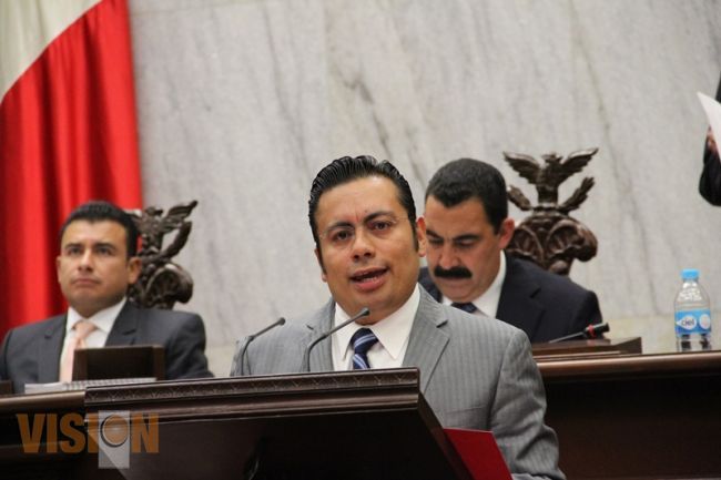 La riqueza petrolera debe  beneficiar a todos: Omar Bernardino
