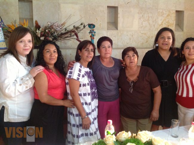 Festejan legisladoras Panistas, el Día de las Madres