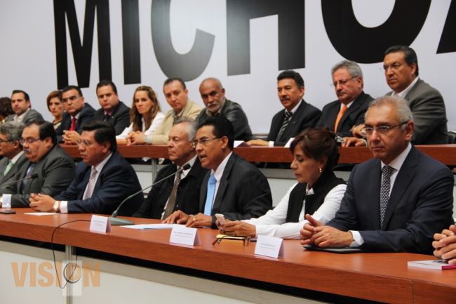 Sin excusas, gobierno debe cumplir con acuerdo: Partidos Políticos