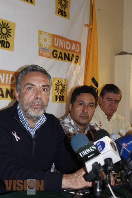 Barzón respalda a la izquierda contra las Reformas Institucionales 