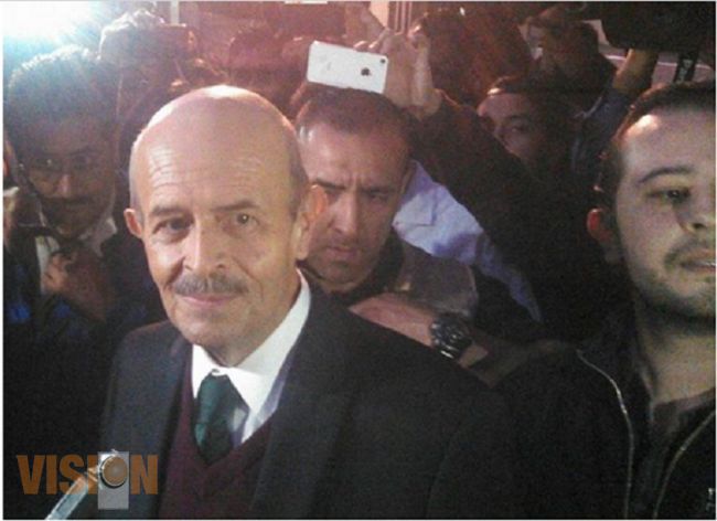 Fausto Vallejo notifica al Congreso de Michoacán su regreso al gobierno