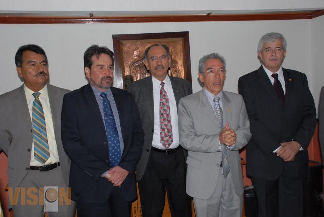 La UMSNH realiza relevos institucionales en diversas dependencias. 