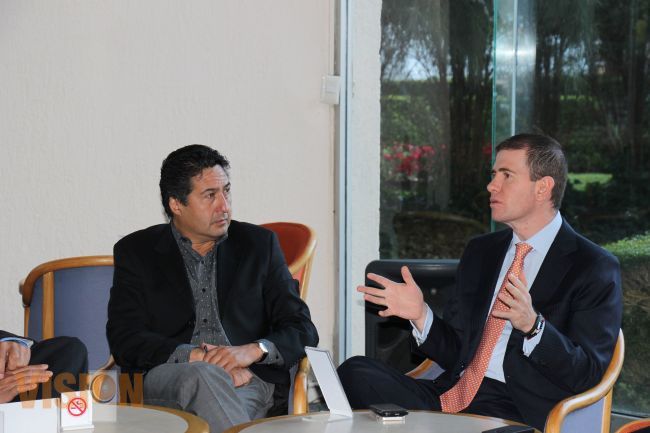 PRD establece comunicación con Comisionado Nacional de Peña Nieto en Michoacán.