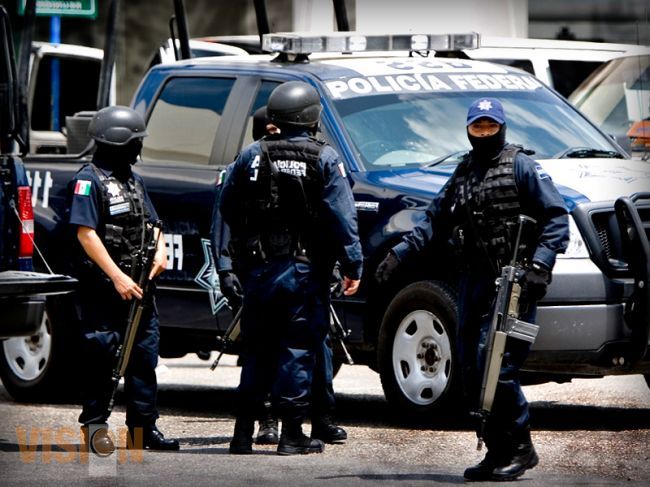 Policias Federales capturan a ebrio que circulaba en sentido contrario