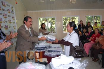 DIF Michoacan Entrega uniformes a sus empleados 