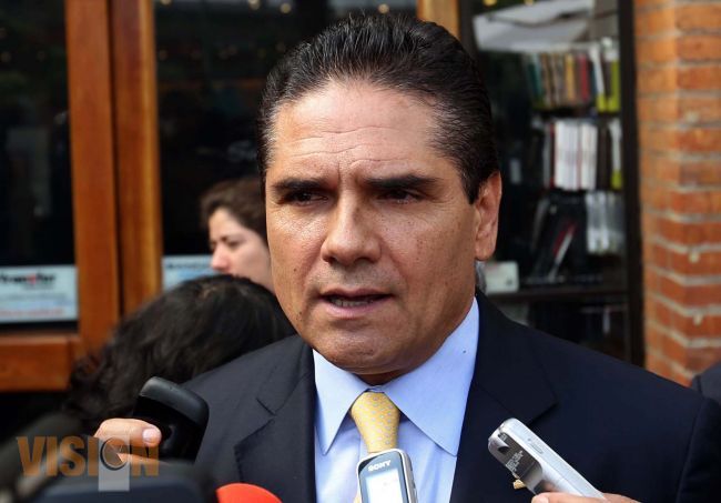 Antes de la discusión se debe escuchar a los expertos: Silvano