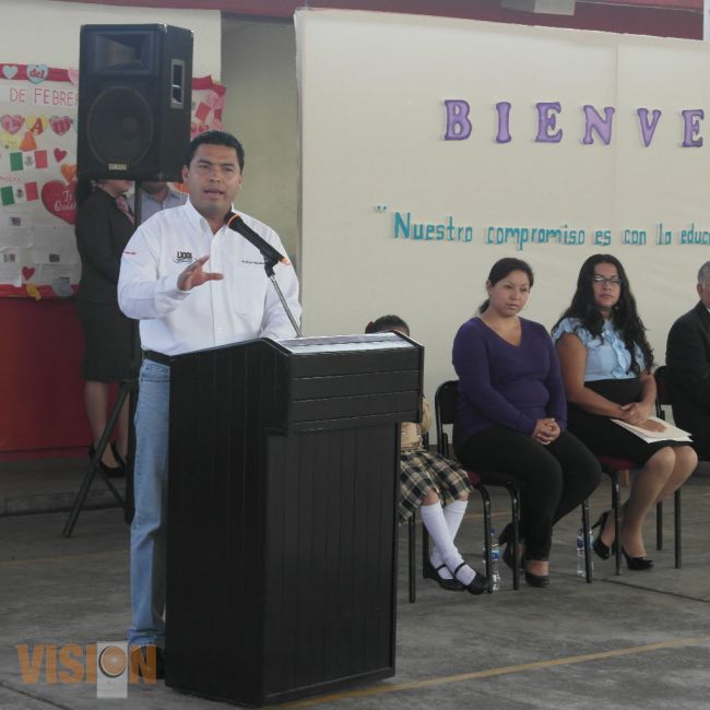 Impulsar la educación para reconstruir el tejido social: Olivio López