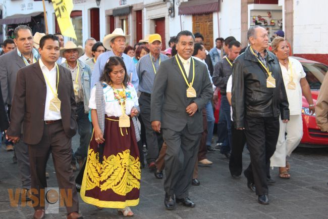 Rinde Eleazar Aparicio Segundo Informe de Actividades Legislativas