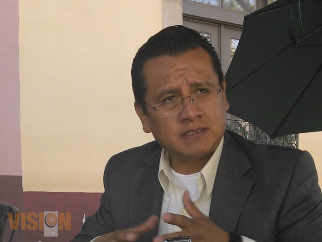 ¿Se puede gobernar y educar, sin respetar la ley?: Torres Piña