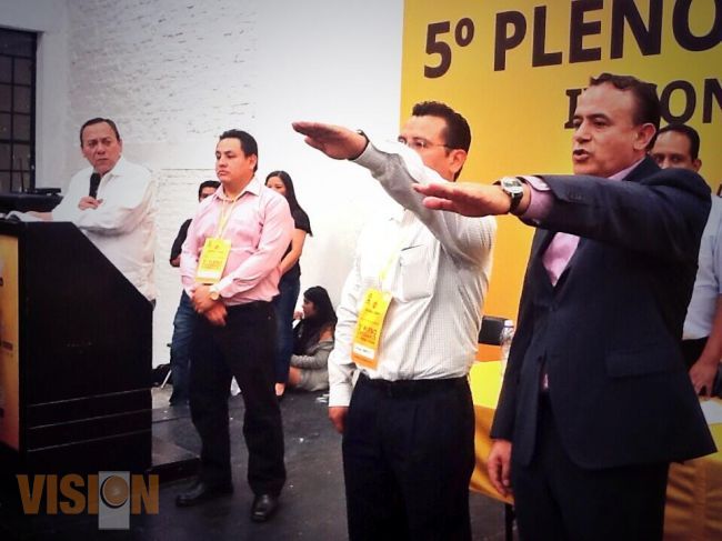 Carlos Torres Piña y Pascual Sigala, rinden protesta como dirigentes del PRD en Michoacán.