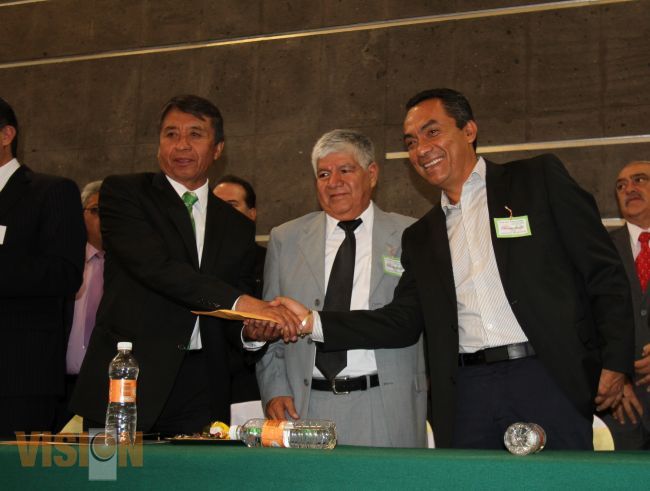 Silvano cumple gestión educativa en Michoacán.