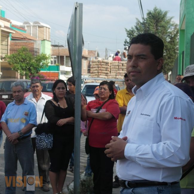 Entrega Olivio López material para mejora de vivienda 
