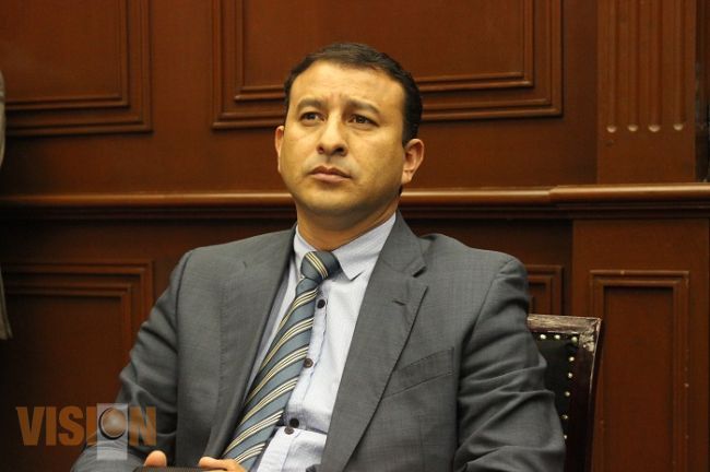 Denuncia Francisco Bolaños a comités municipales del PRI de distribuir  recursos de programas 