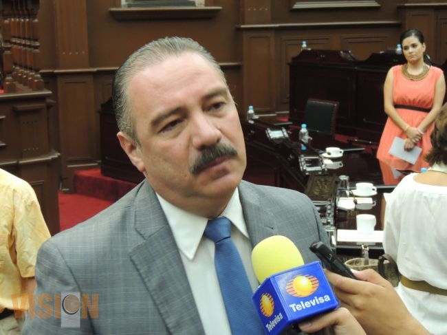 Renuncia de Fausto no debe detener investigaciones a su hijo: Sergio Benítez.