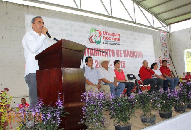 Aldo Macías da fuerte impulso a actividad agrícola de Uruapan