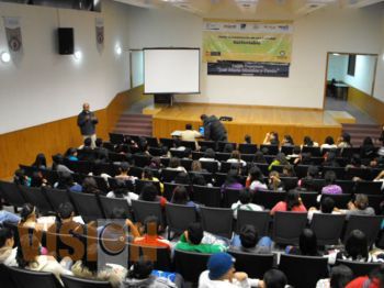Imparten conferencia sobre producción orgánica a jóvenes