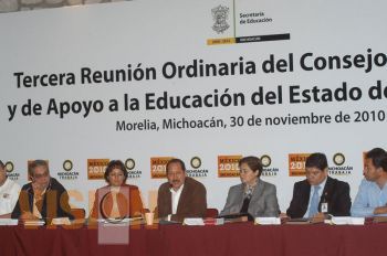 Poco a poco se están sentando las bases para mejorar el sistema educativo en Michoacán: Godoy 