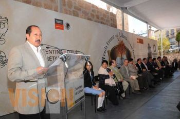 El Gobernador Leonel Godoy inauguro la Feria del Libro