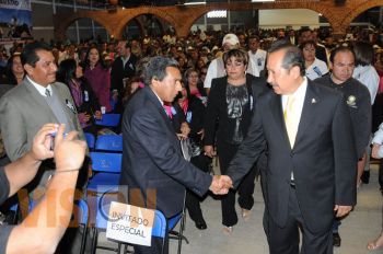 Acude el Gobernador Leonel Godoy al Informe de Maravatío