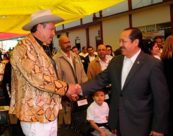Los michoacanos tenemos convicciones democráticas, casta y unidad para salir adelante de los retos 
