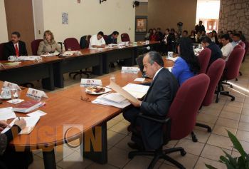 Aprobados los dictámenes y resolución de procedimientos administrativos contra partidos políticos