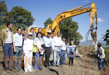 El alcalde de Uruapan, Antonio Gonzalez sigue supervisando obras de amplio impacto social