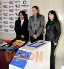 Entrega Magdalena Ojeda Arana equipo para el Centro de Rehabilitación Integral en Lázaro Cárdenas