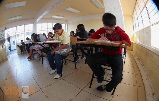 Benefician a 45 mil estudiantes con programa para expandir la oferta educativa