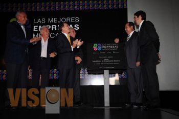 Acude Leonel Godoy a la entrega del premio a CITELIS como una de las mejores empresas del país