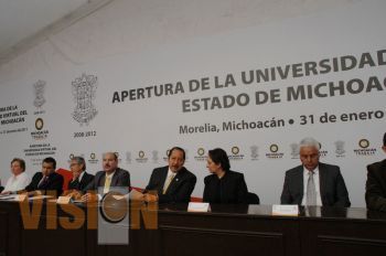 Encabeza Leonel Godoy Rangel la apertura de la Universidad Virtual del Estado de Michoacán