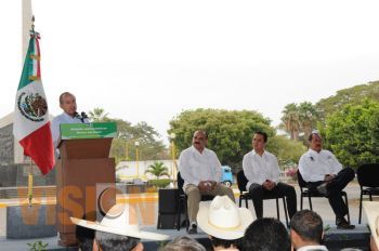 En 4 años se han construidido o modernizado el doble de carreteras que en los noventas:FCH