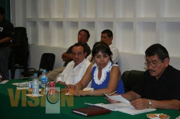 Sesiona en el puerto michoacano la Comisión de Suelo y Vivienda