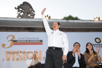Ratifica Leonel Godoy su compromiso de trabajar con los presidentes municipales