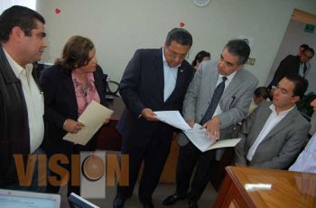 Conjurada huelga en el Poder Legislativo
